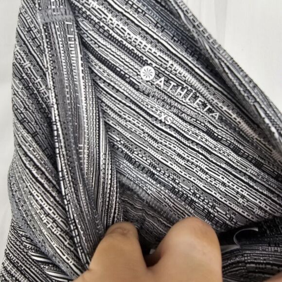 Athleta HIGH RISE JACQUARD CHATURANGA™ 7/8 TIGHT Size XS Black - Picture 7 of 8